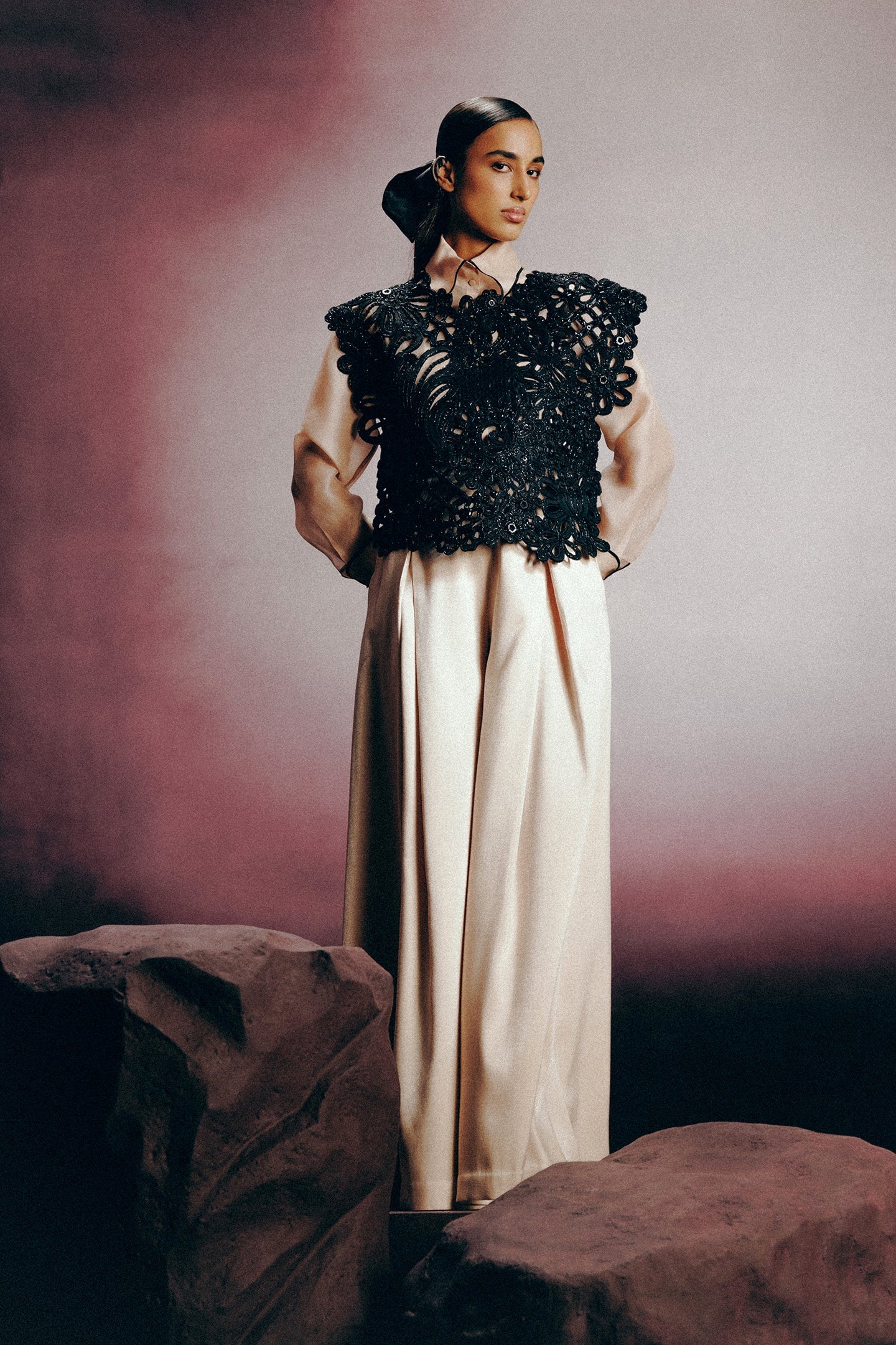 CHORUS CUTWORK TOP