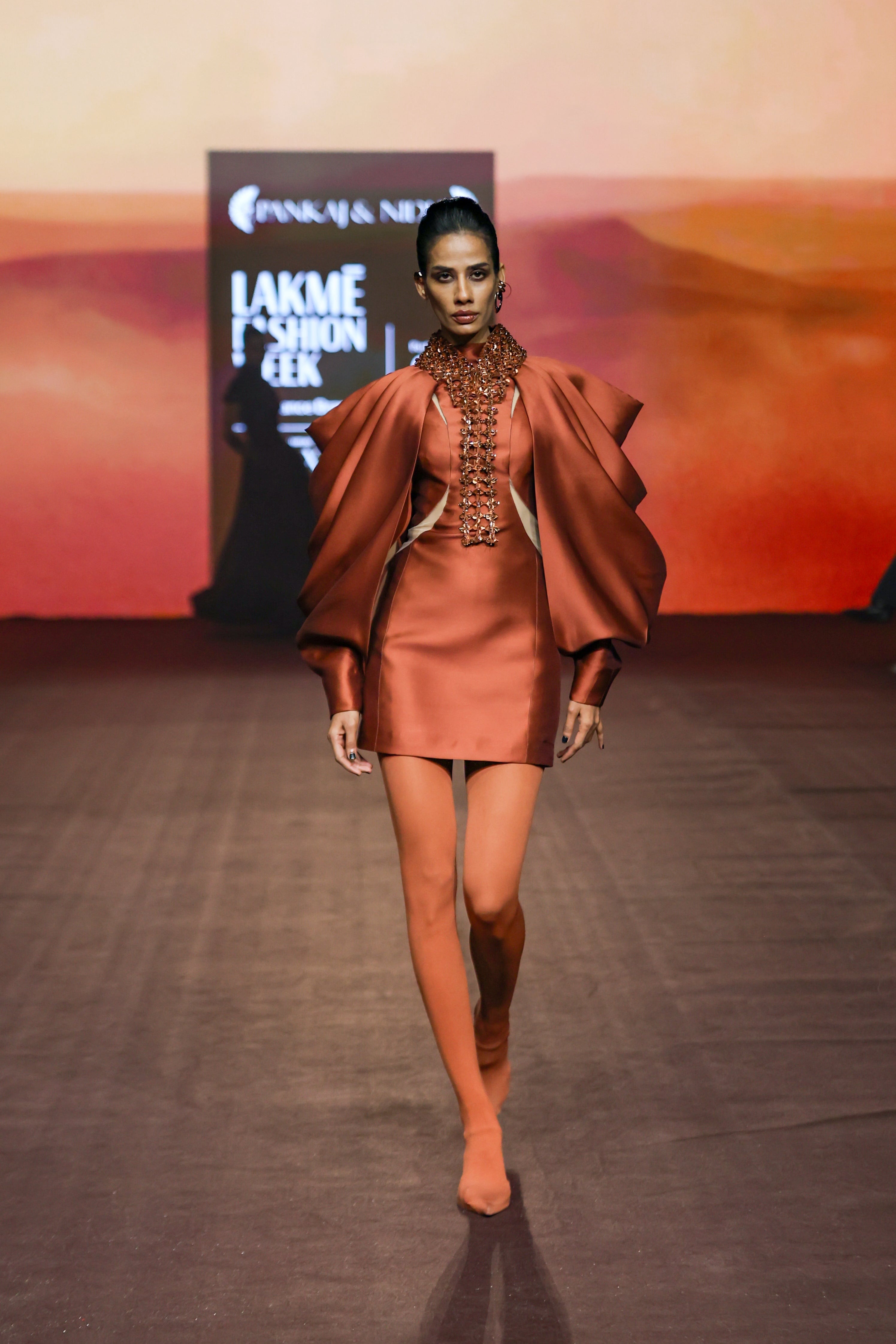 Araquis Sculpted Oasis Cape set