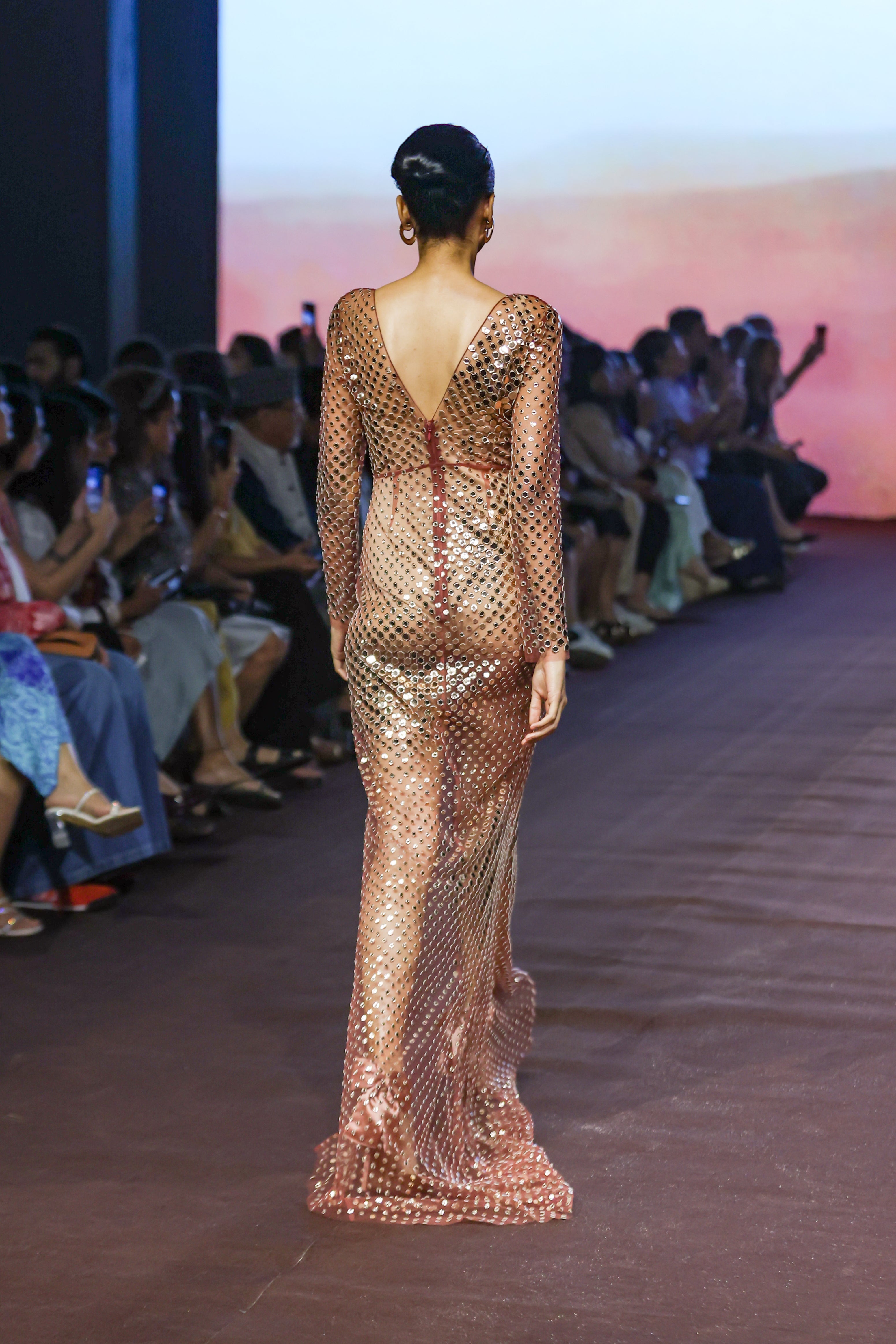 Araquis Aureum Gown