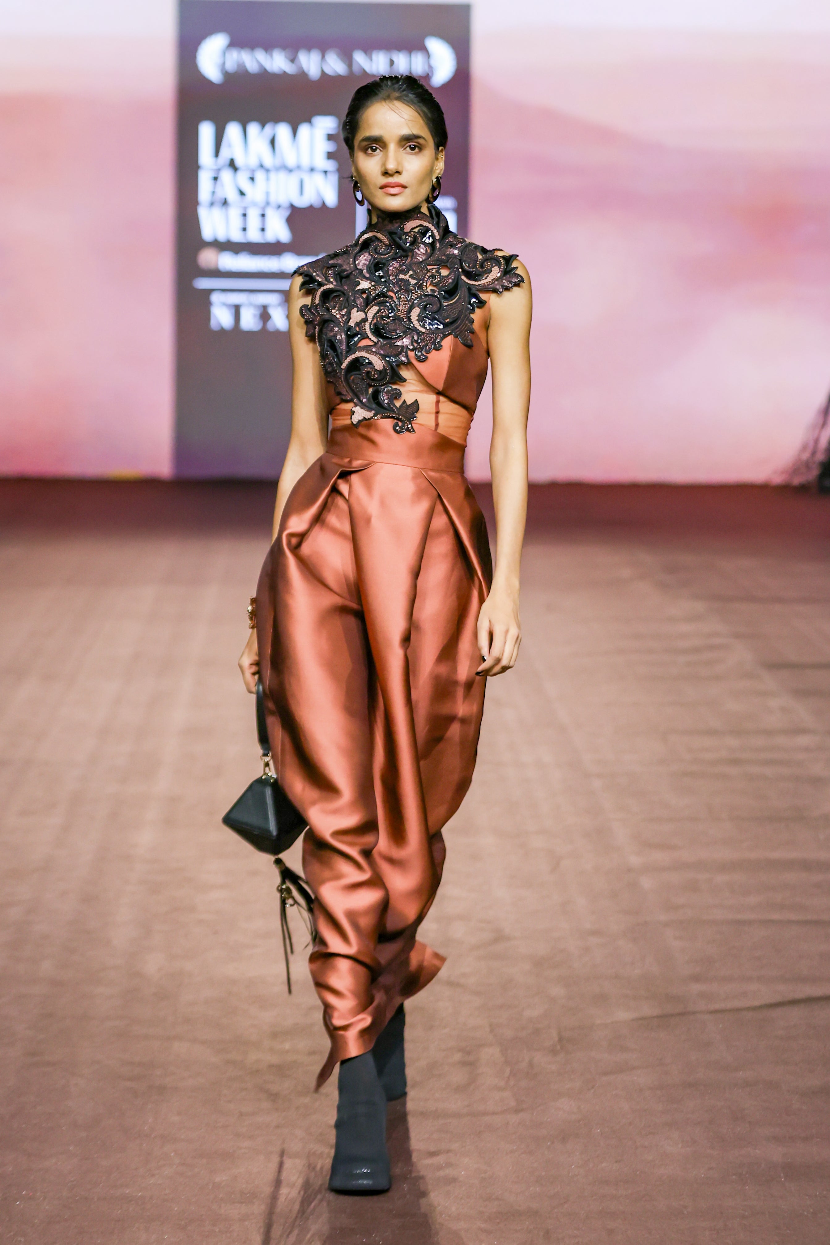 The Copper Zenith Harness Set