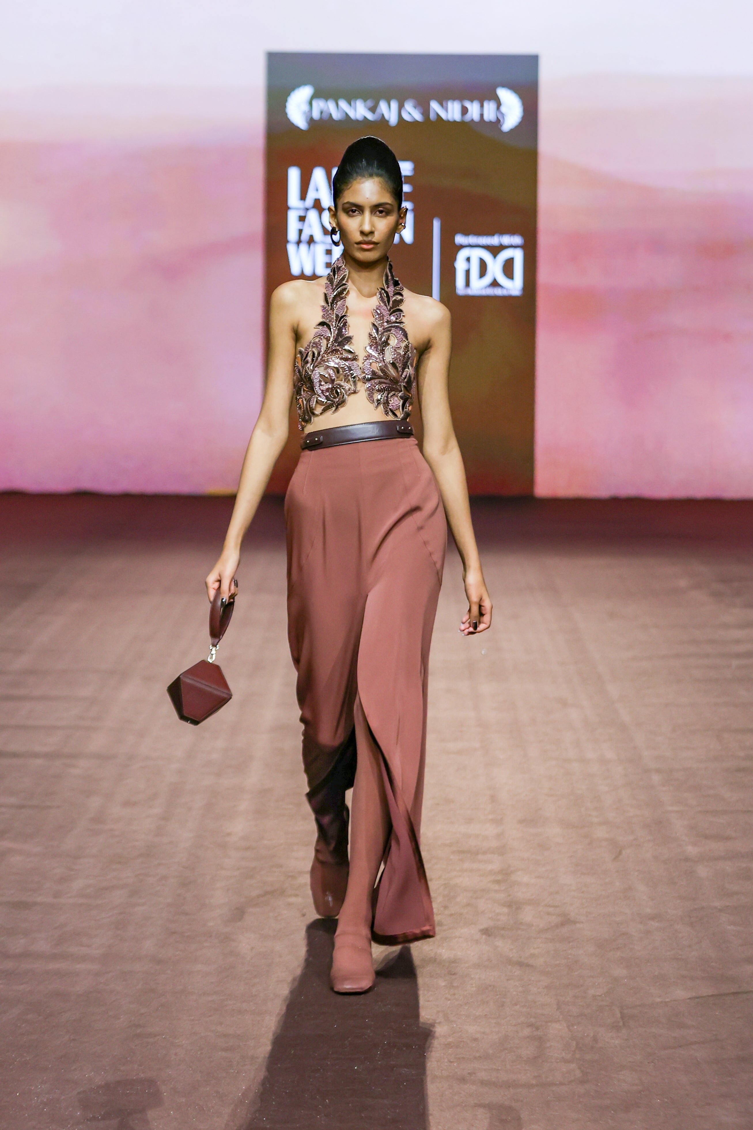 Araquis Terra Gleam Harness Set