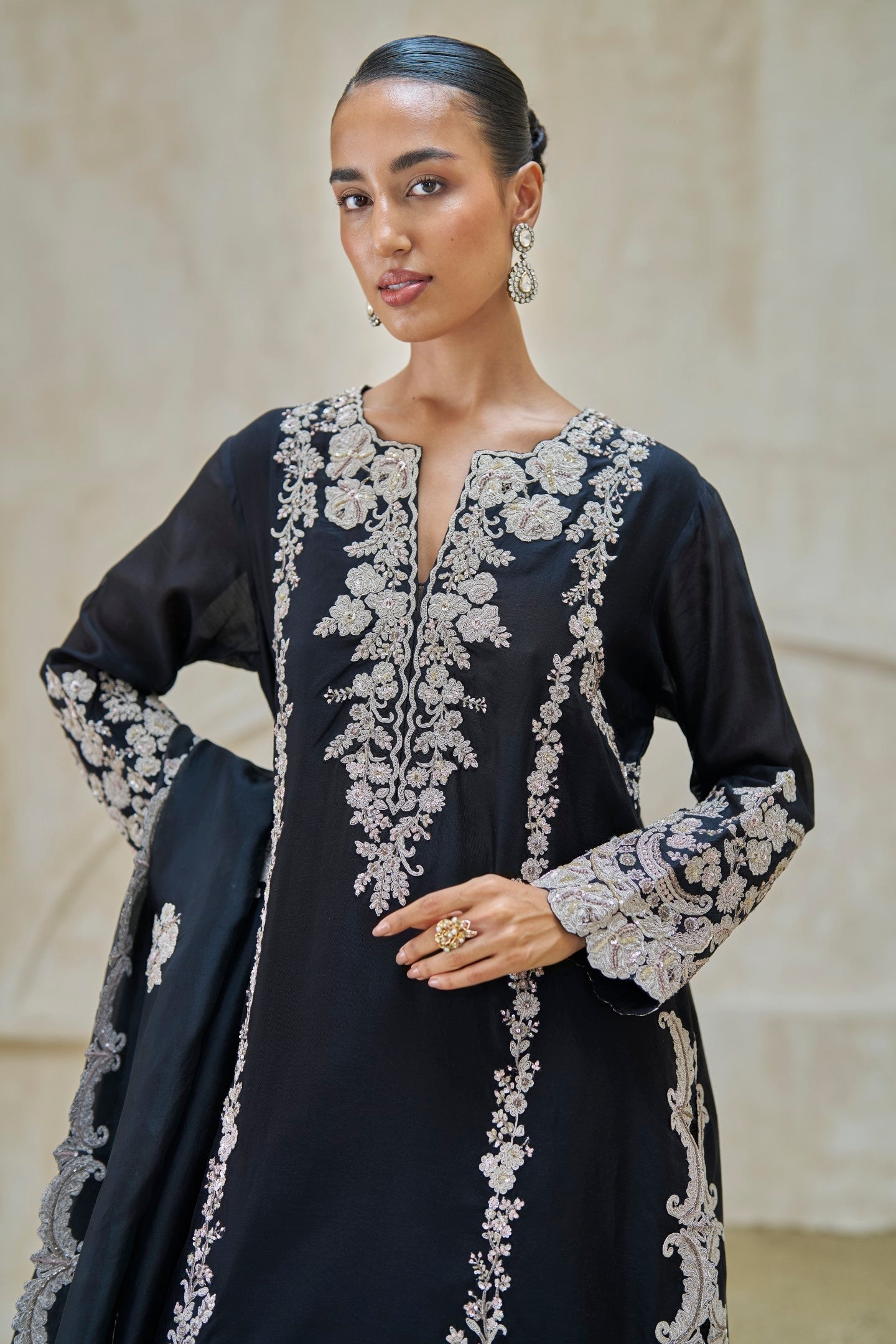 Mystery Of Elegance Kurta Set