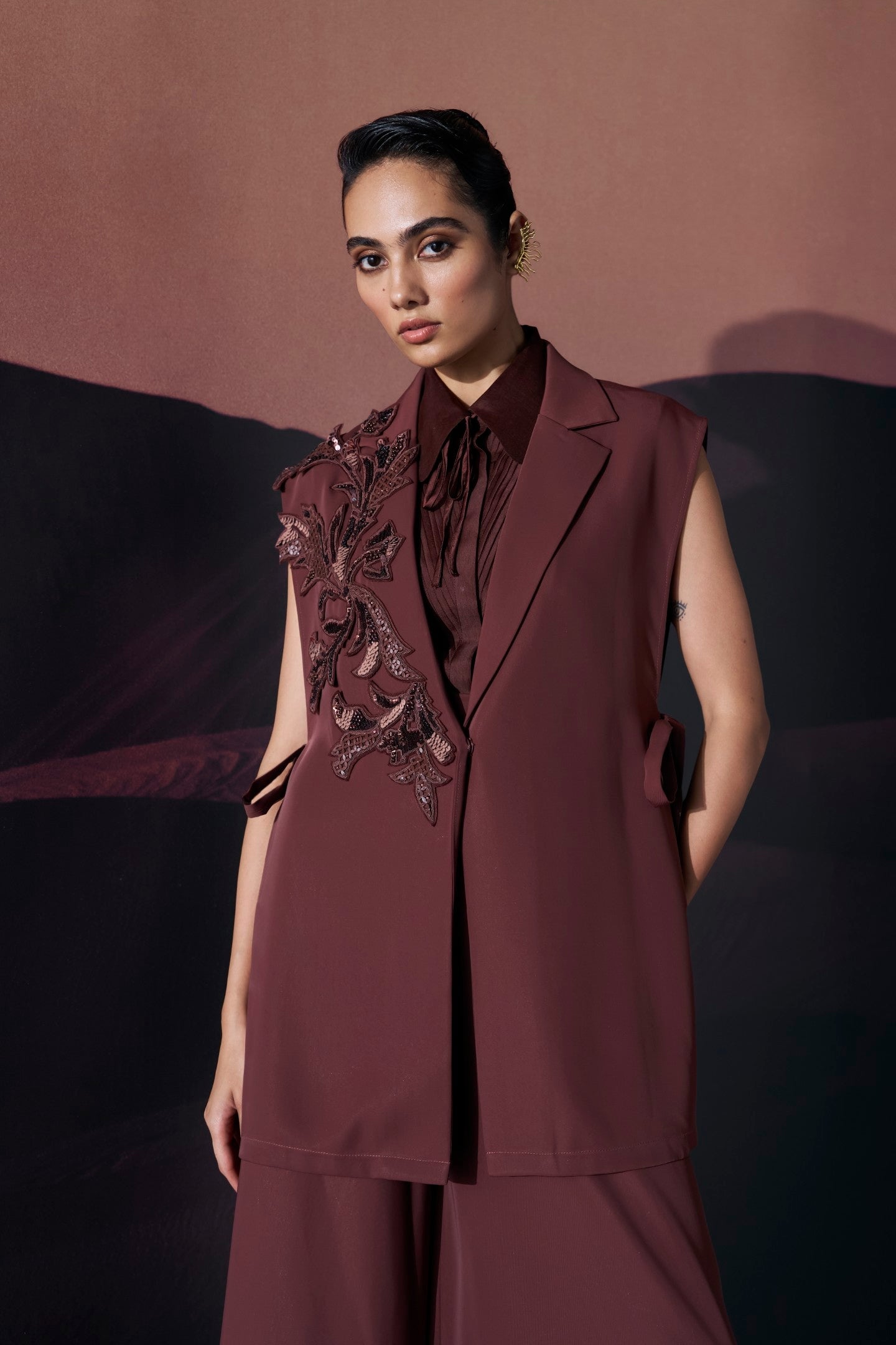 Araquis Umber Crest Jacket Set
