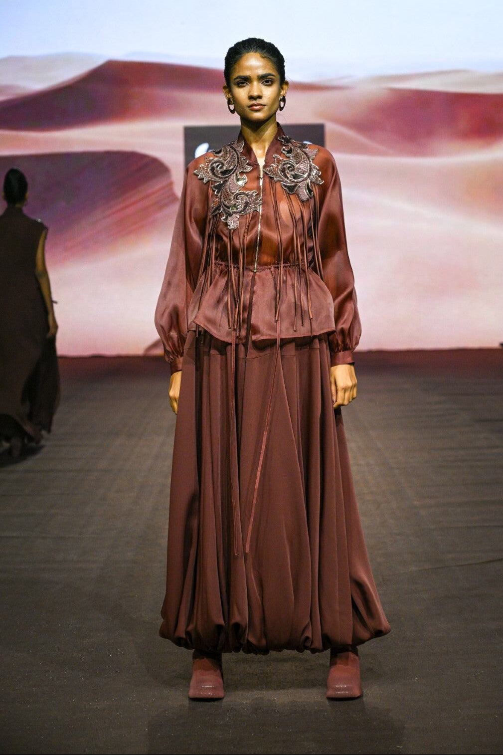 Araquis Burnished Top And Skirt