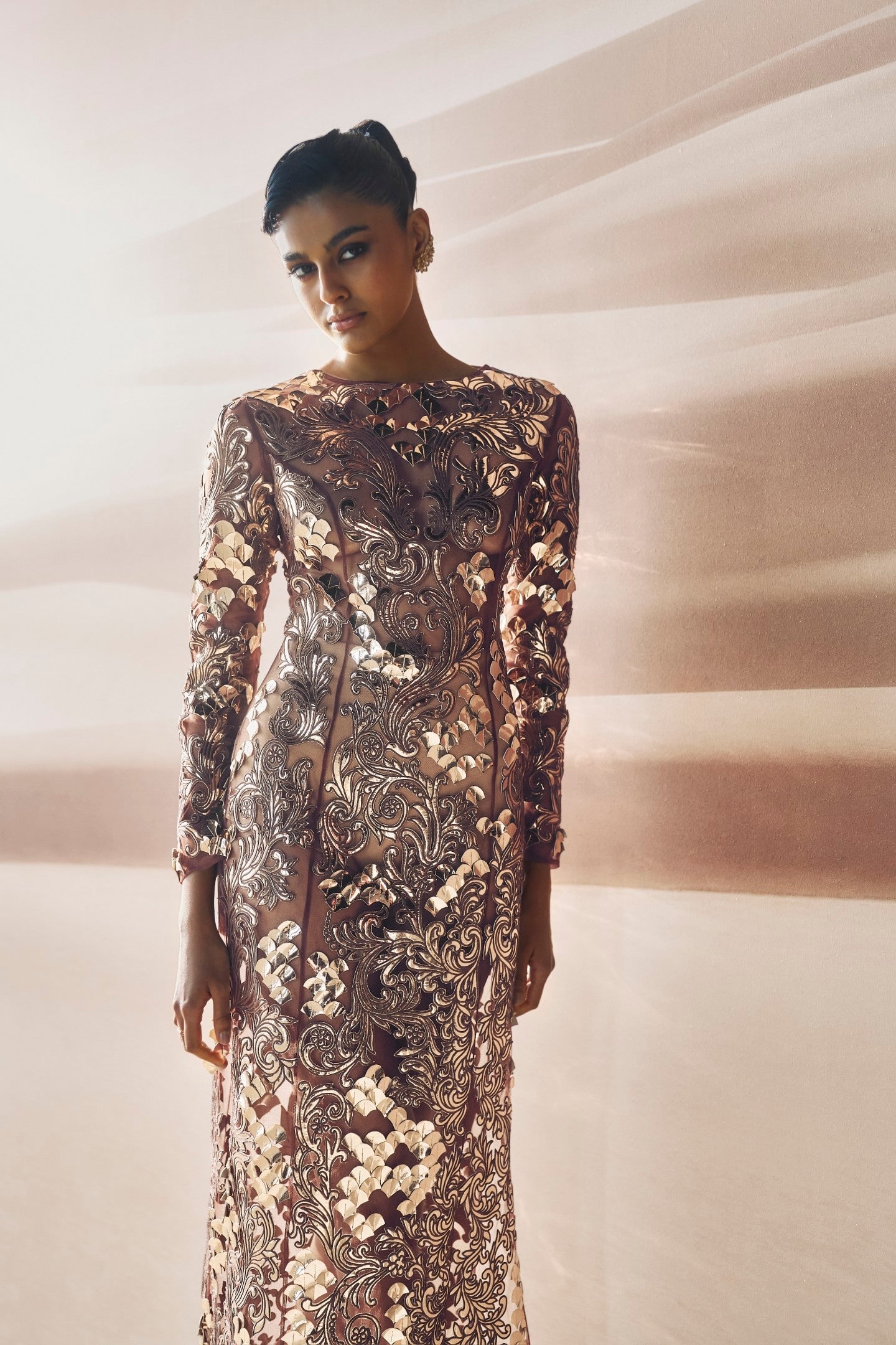Araquis Luminara Gown