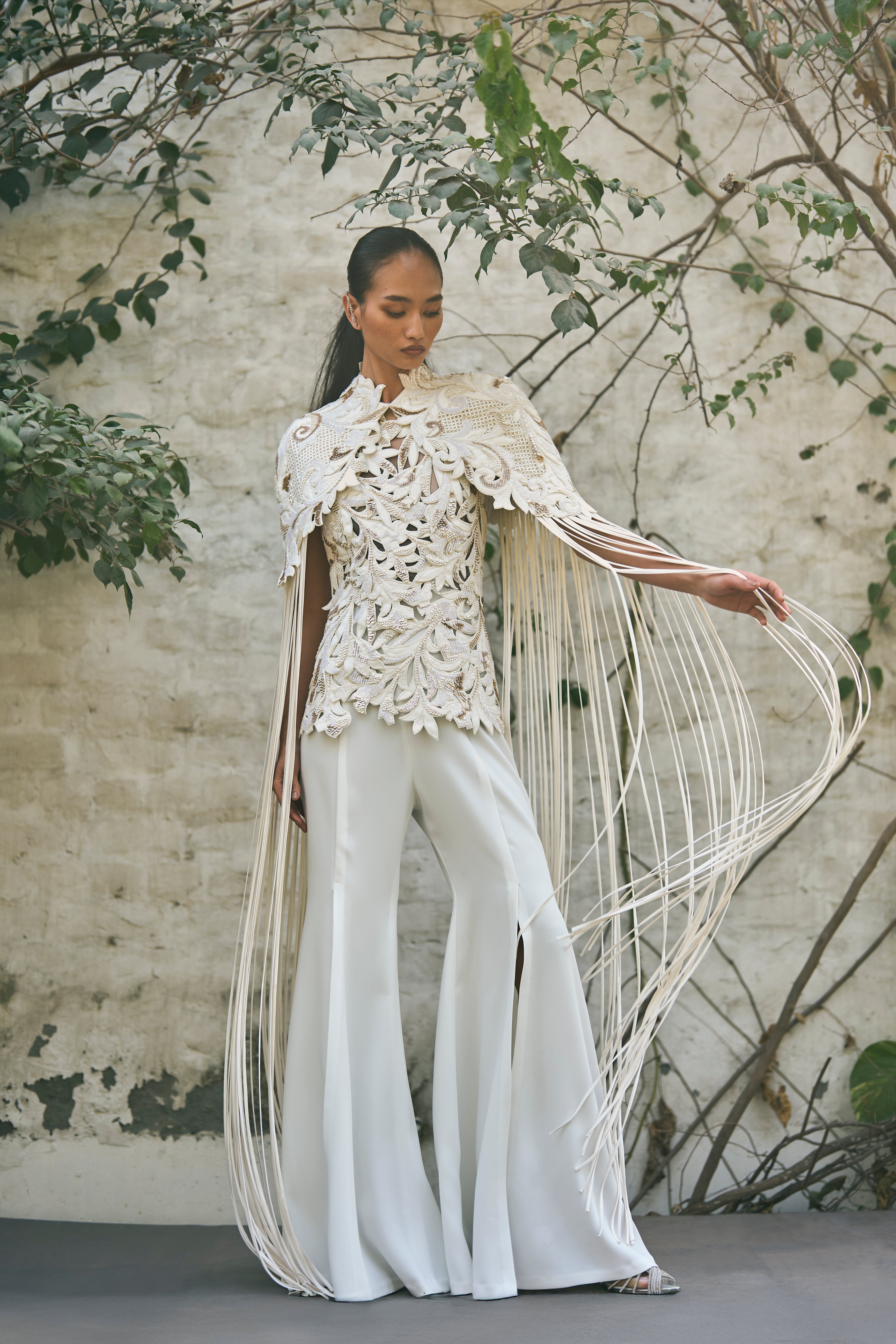 Whispervine Lattice Cape Set