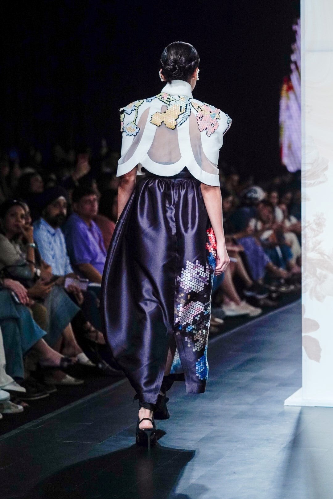 THE HEXAPPLIQUE CROPPED KIMONO CAPE