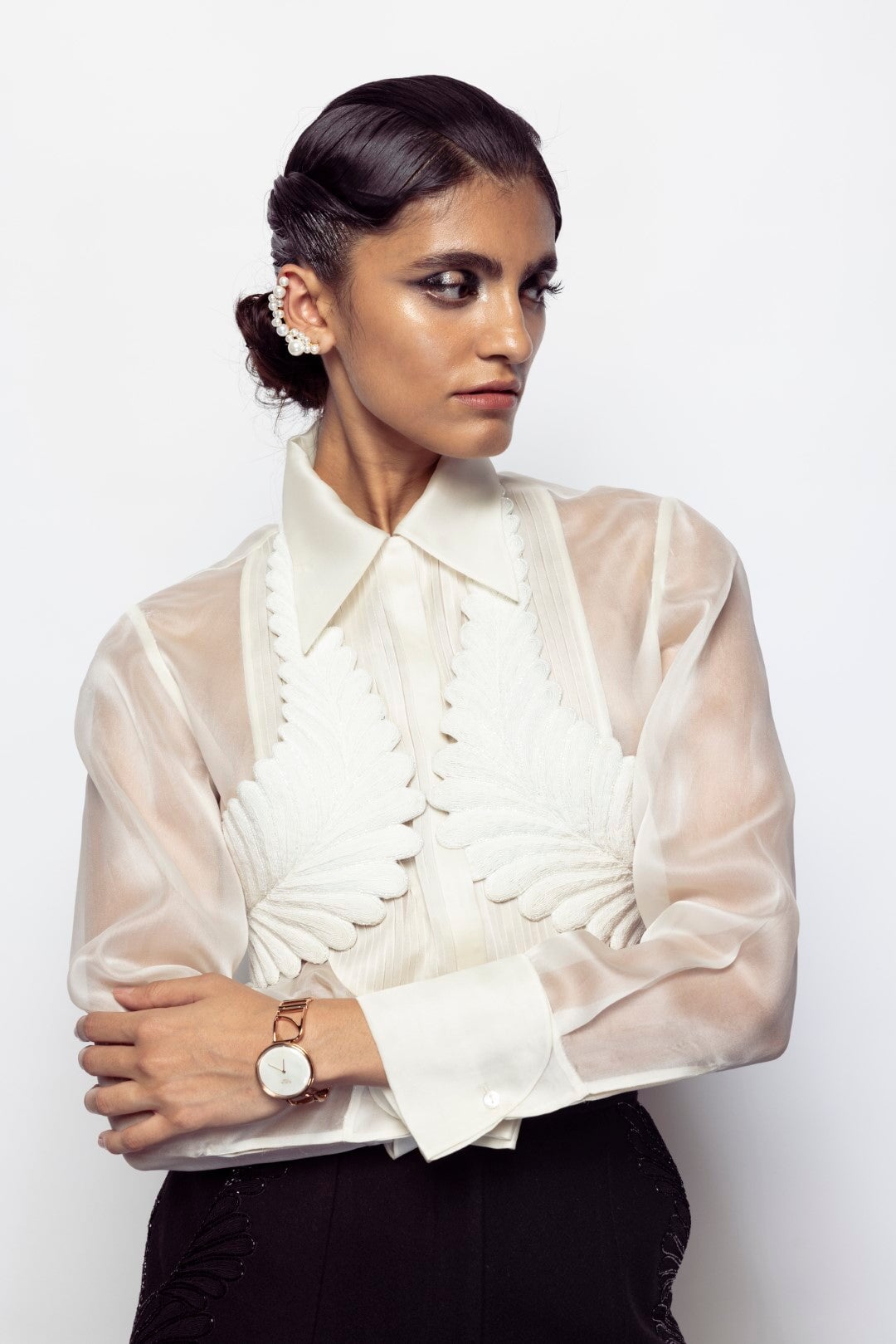 THE IVORY ENGRAVED HALTER-HARNESS AND SHIRT