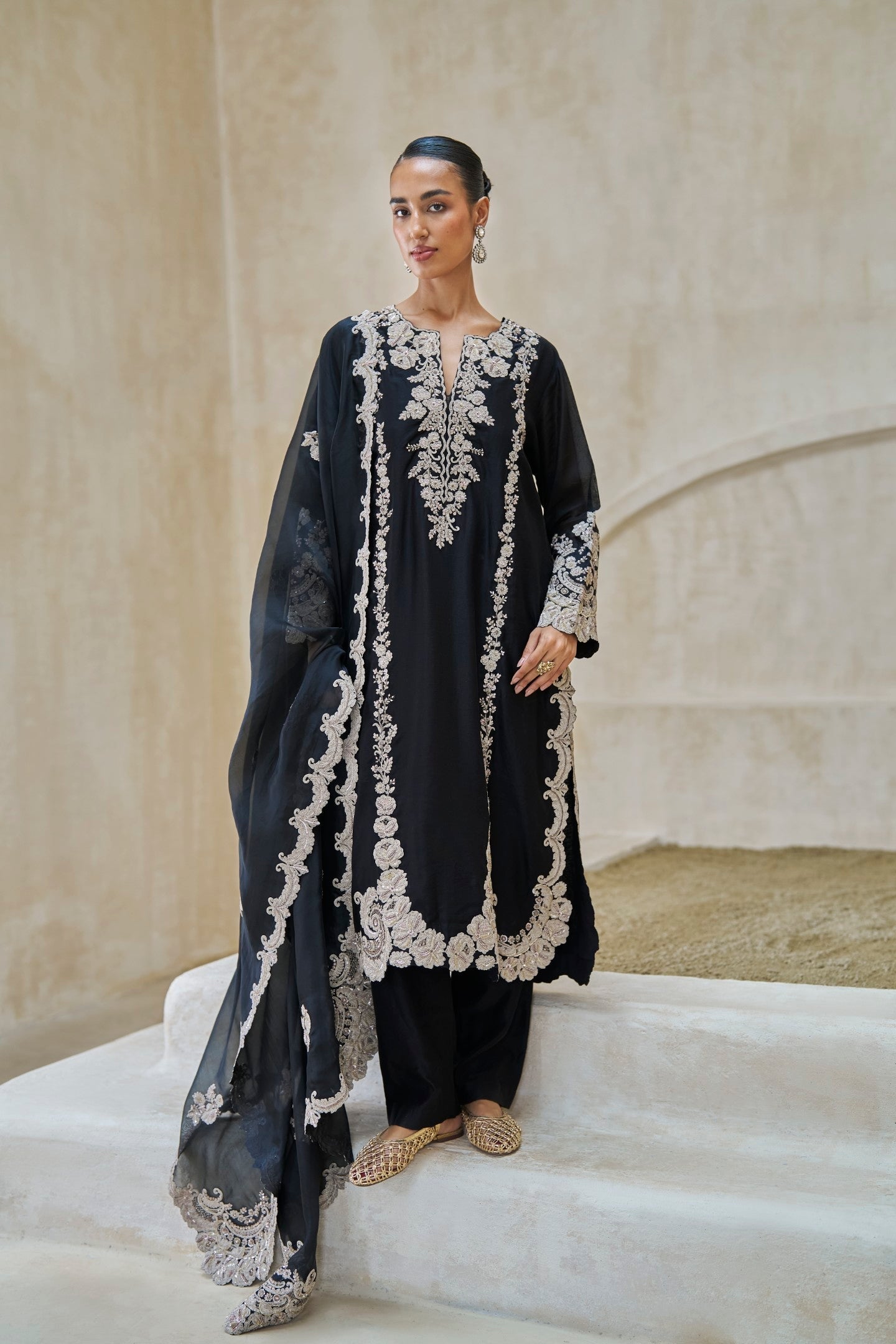Mystery Of Elegance Kurta Set
