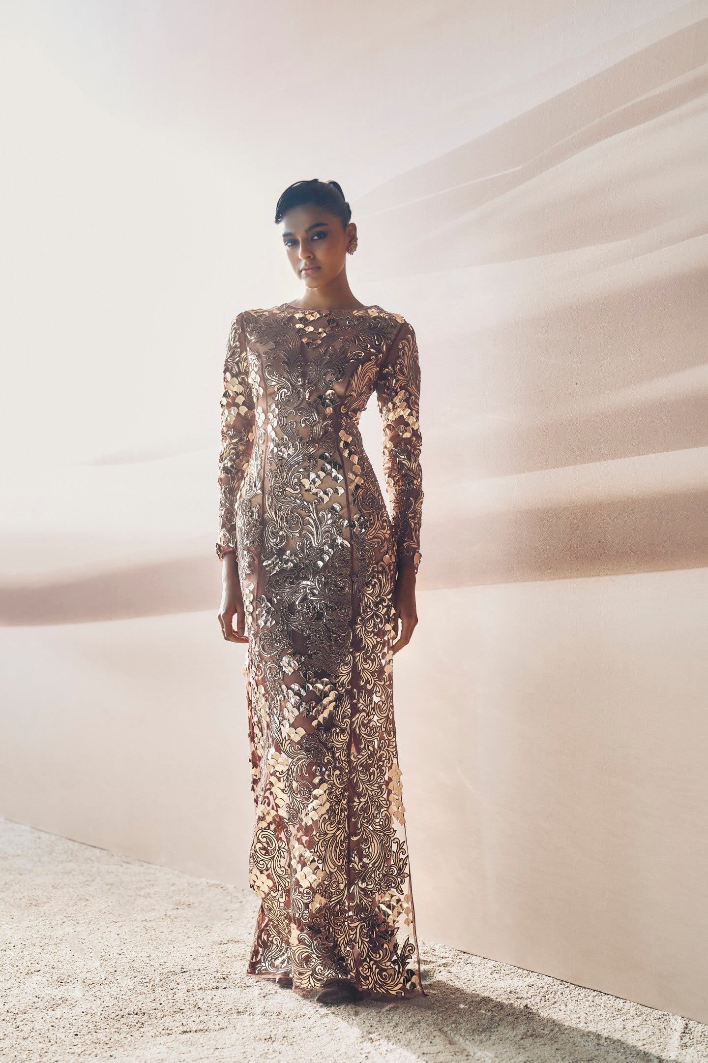Araquis Luminara Gown