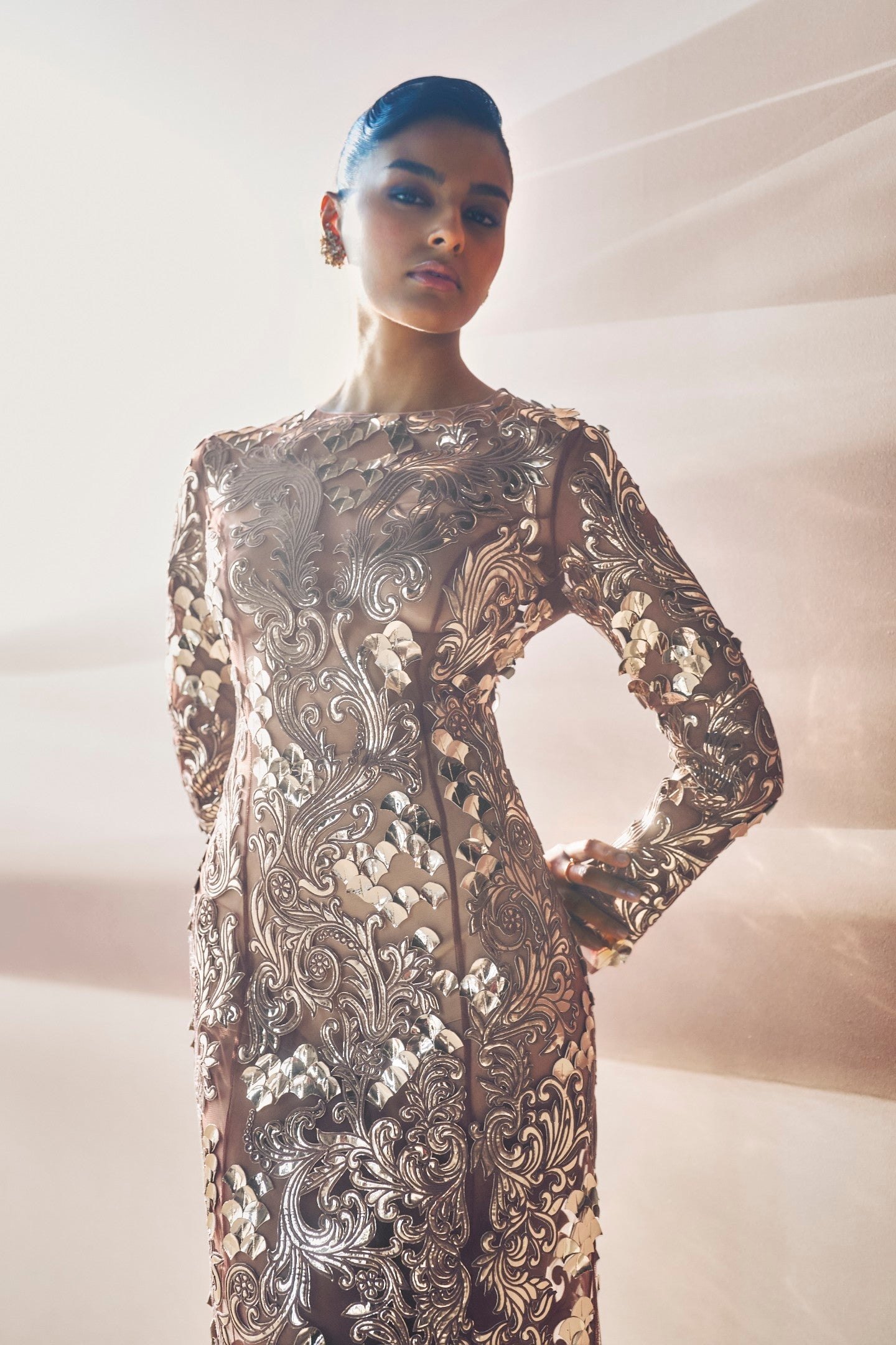 Araquis Luminara Gown